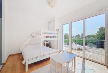 8-Room Villa with Pool