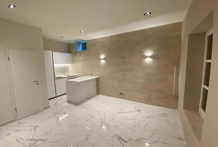 Renovated 2-Room Apartment with High-End Finishes for Rent in Sauverny, Versoix