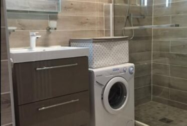Fully furnished renovated studio with balcony for rent in Ambilly, near Geneva