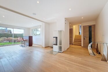 9 Rooms House