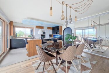 6 Rooms Flat, Penthouse