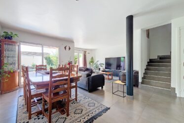 6 Rooms House, Terraced house