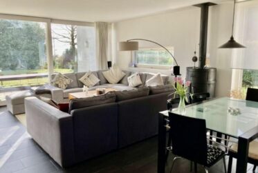 Furnished House with Private Garden for Rent in Saint-Livres — Short-Term Rental