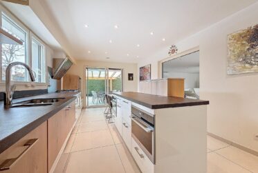9 Rooms House