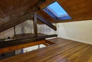 4 Rooms Appartement, Attique