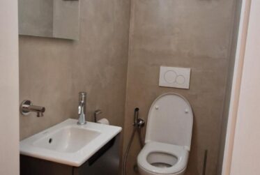 4 Rooms Appartement, Attique