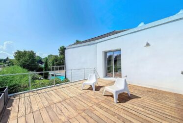 8-Room Villa with Pool