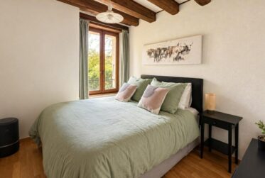 Character apartment with a private 300 sqm garden for rent