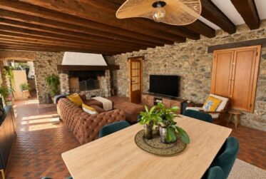 Character apartment with a private 300 sqm garden for rent