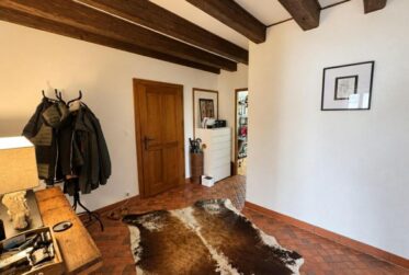 Character apartment with a private 300 sqm garden for rent