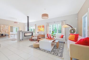 8-Room Villa with Pool