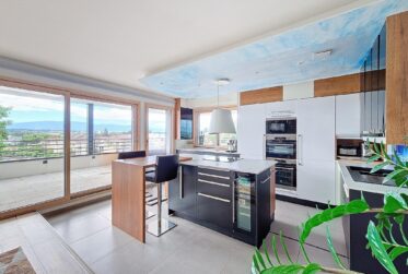 6 Rooms Flat, Penthouse