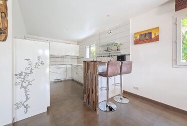 6 Rooms House, Terraced house