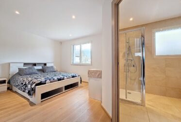 9 Rooms House