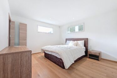 9 Rooms House