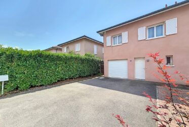 6 Rooms House, Terraced house