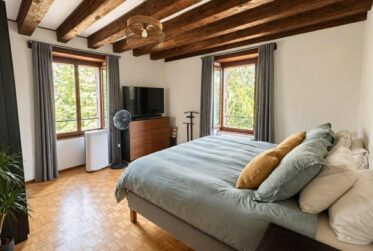 Character apartment with a private 300 sqm garden for rent