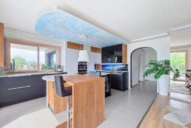 6 Rooms Flat, Penthouse