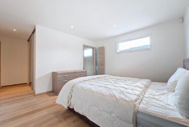 9 Rooms House