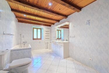 7 Rooms House