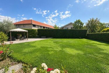 Character apartment with a private 300 sqm garden for rent