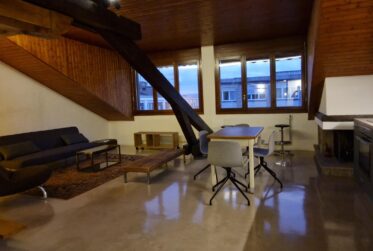 4 Rooms Appartement, Attique