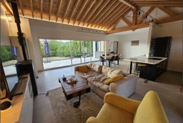 Maison familiale contemporaine à louer à Jonzier-Épagny, à proximité de Genève
