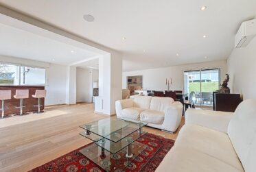 9 Rooms House